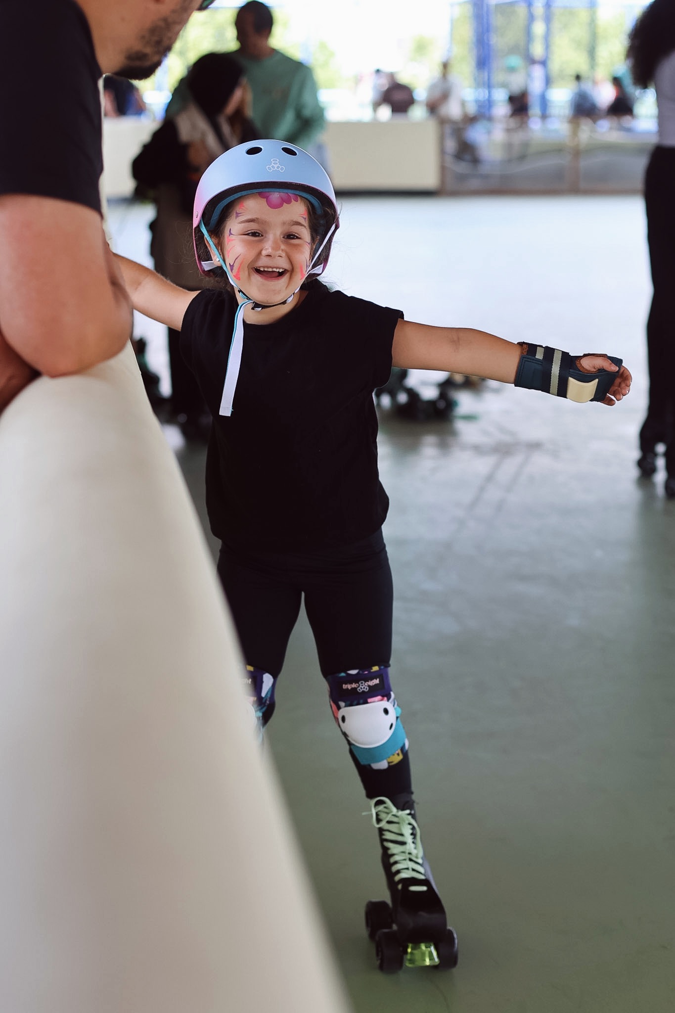 A child learning to roller skate at Spelen bij Beelen